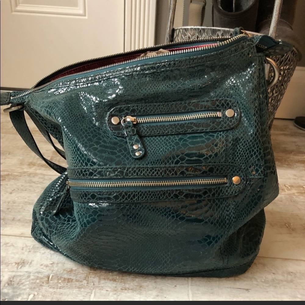 Perlina crossbody soft leather bag.